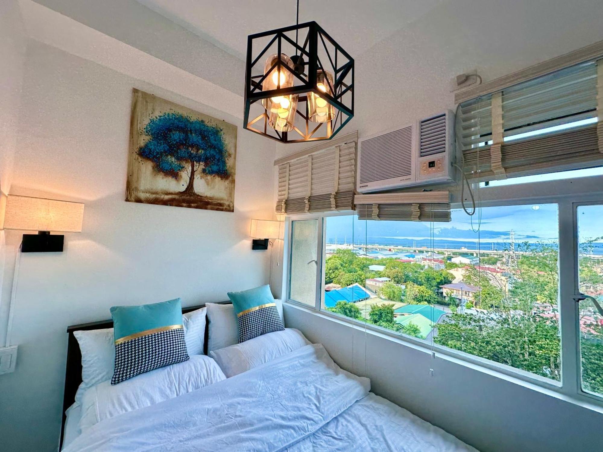 Studio One Condominium, Alabang - Bluu - Fiber Wi-Fi, Netflix-Ready Muntinlupa City Exterior photo