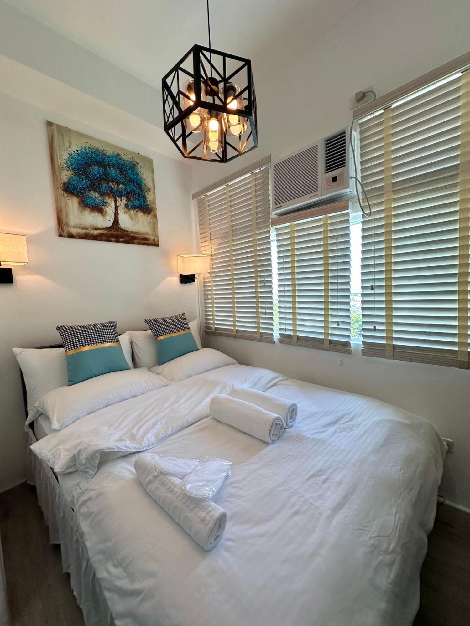 Studio One Condominium, Alabang - Bluu - Fiber Wi-Fi, Netflix-Ready Muntinlupa City Exterior photo