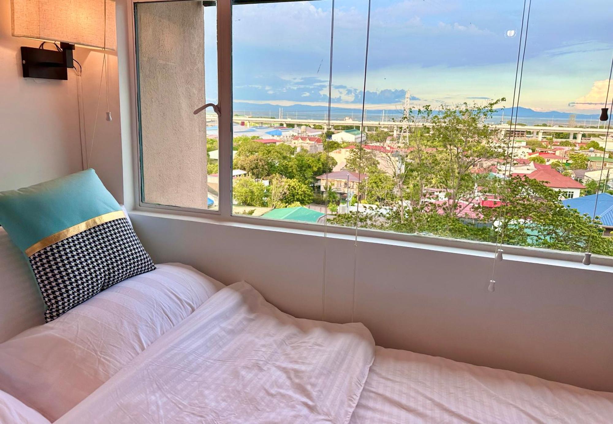 Studio One Condominium, Alabang - Bluu - Fiber Wi-Fi, Netflix-Ready Muntinlupa City Exterior photo