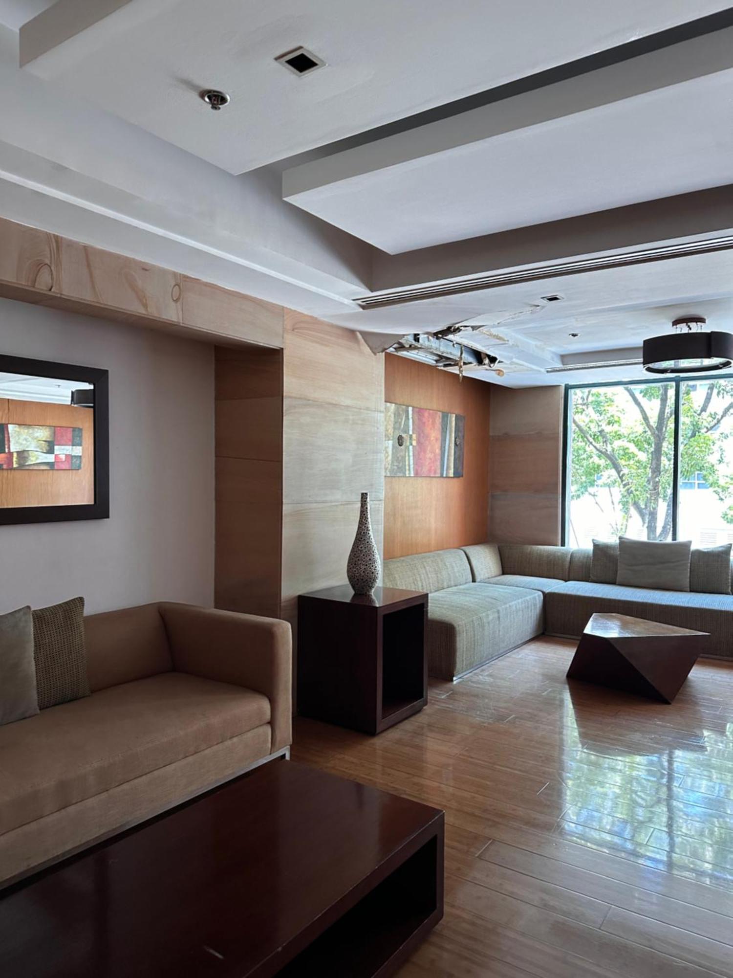 Studio One Condominium, Alabang - Bluu - Fiber Wi-Fi, Netflix-Ready Muntinlupa City Exterior photo